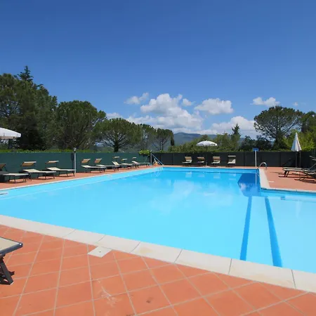Cozy With Pool *